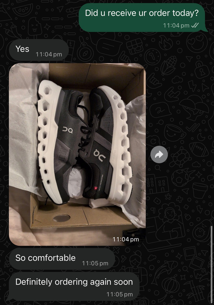LAYERD customer review showing black running shoes with white soles