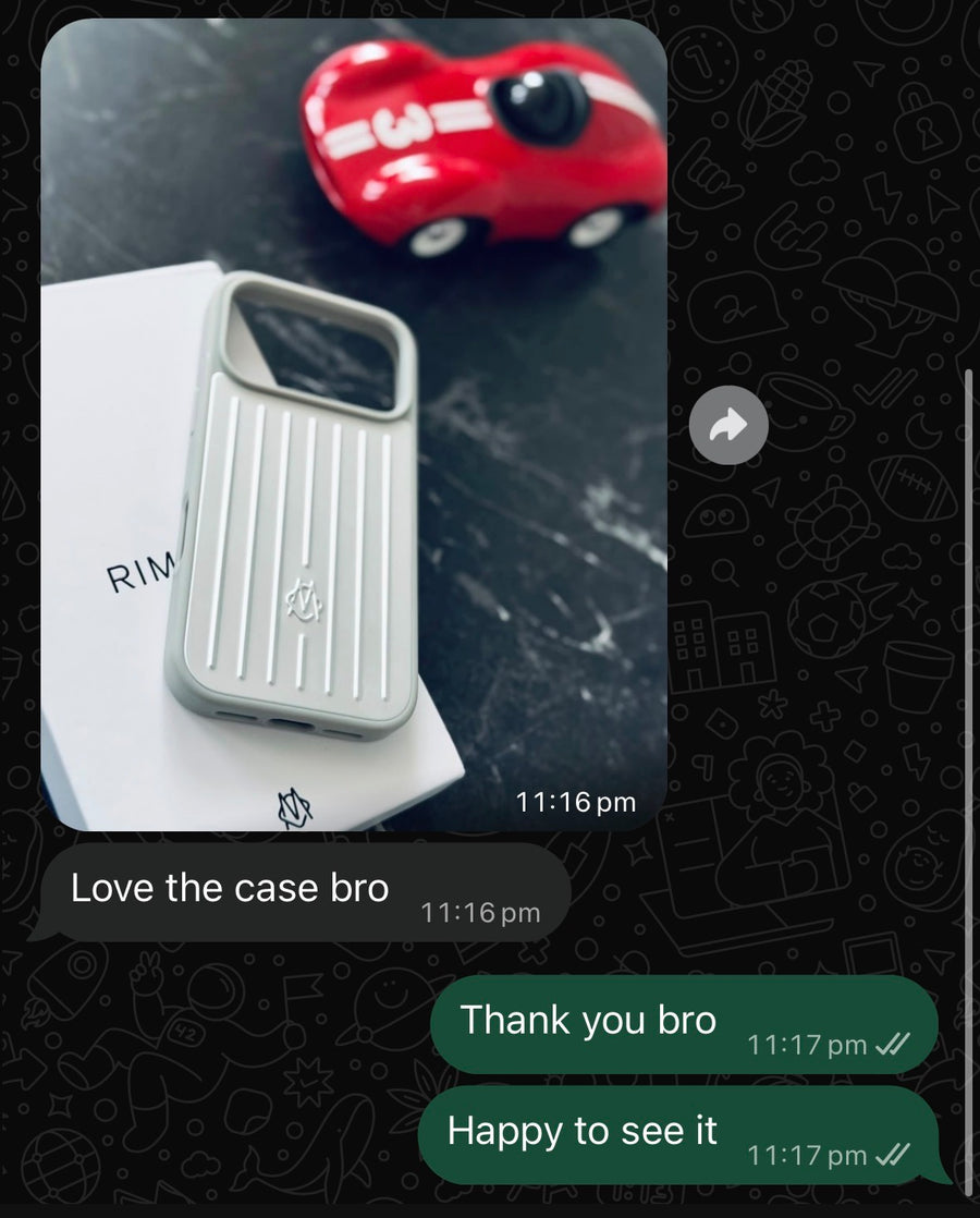 LAYERD customer review showing a silver phone case
